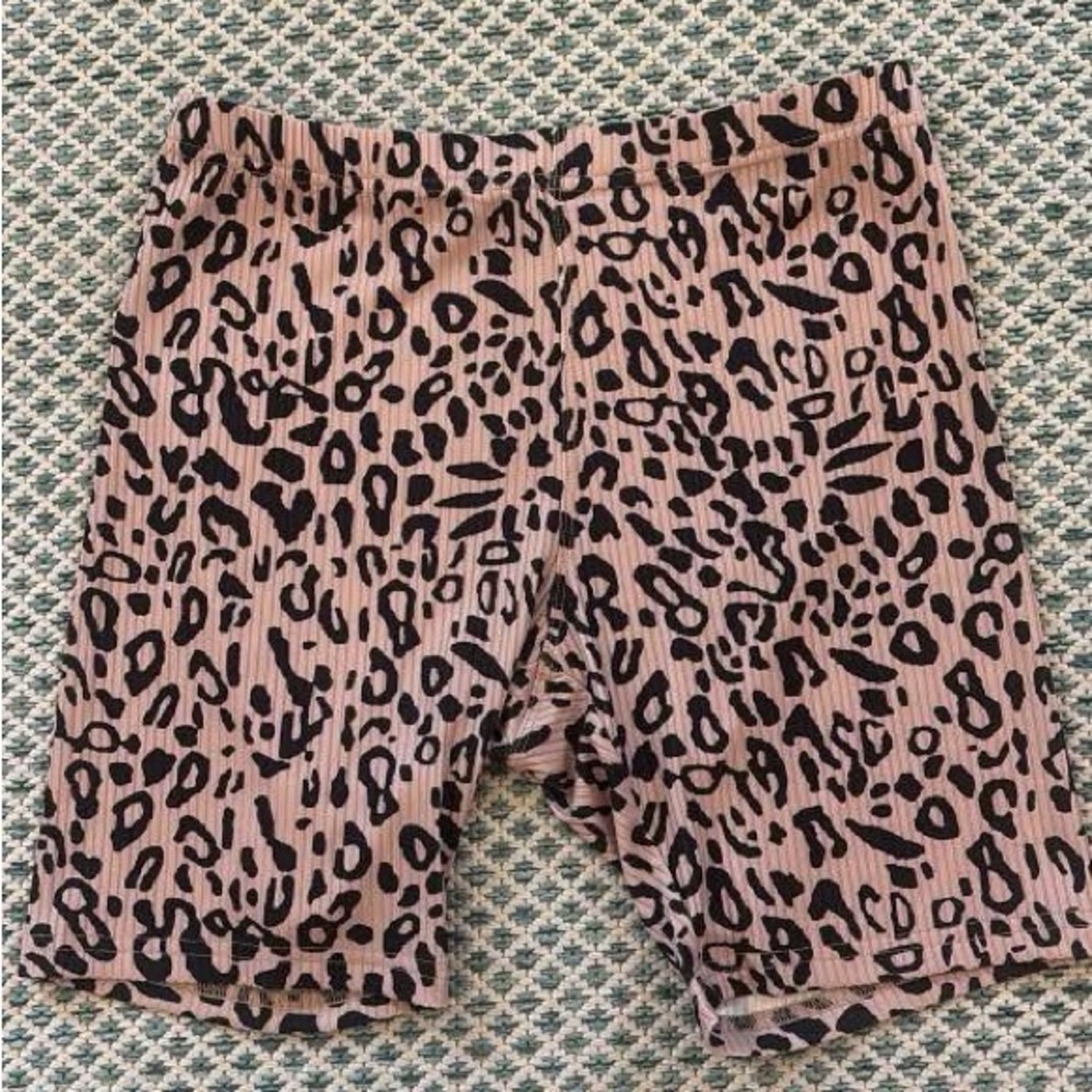 Ribbed women’s biker shorts size M